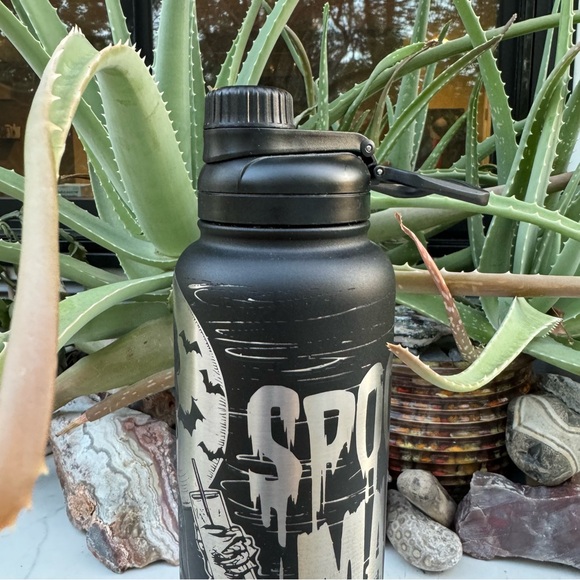 “Spooky Mama” Engraved Halloween 40oz Tumbler - Picture 10 of 10